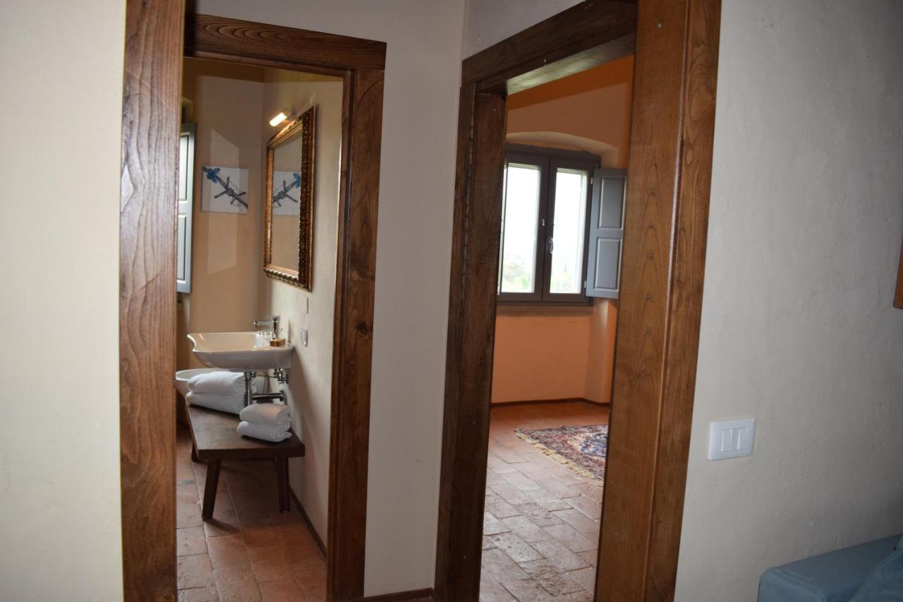 קסטיליון פיבוקי Agriturismo La Posta Reale מראה חיצוני תמונה