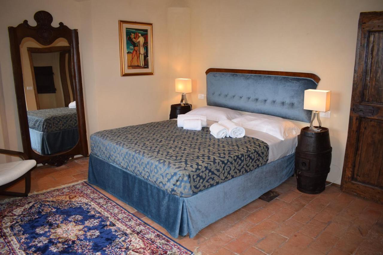 קסטיליון פיבוקי Agriturismo La Posta Reale מראה חיצוני תמונה